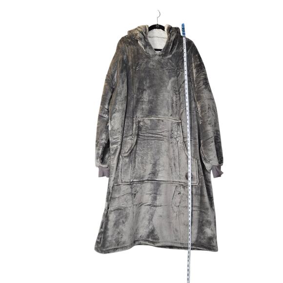 Three Poodle Women's Plush Gray Oversized Blanket Hoodie One Size Sherpa - Picture 5 of 10